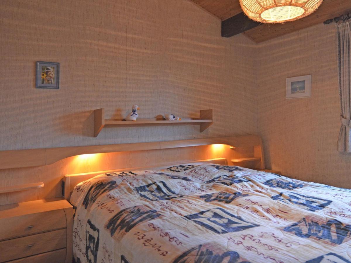 Furnished Bungalow With Peaceful Neighbourhood Meschede Exterior photo